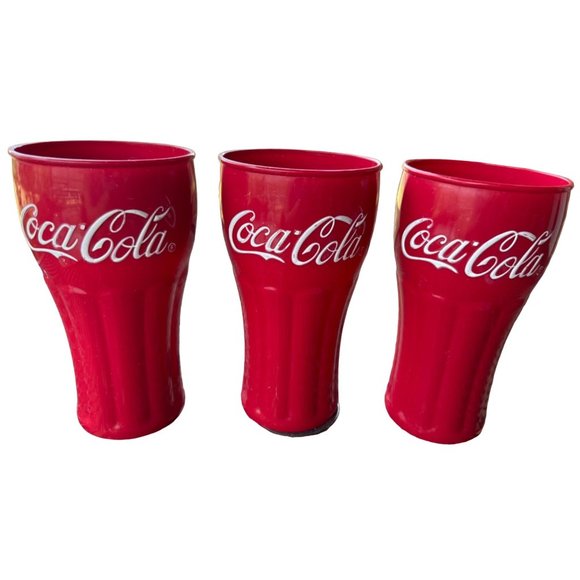 Coca-Coca Classic Red White Plastic 20 oz. Tumblers 7" Tall 3 pc. Set - Picture 2 of 9